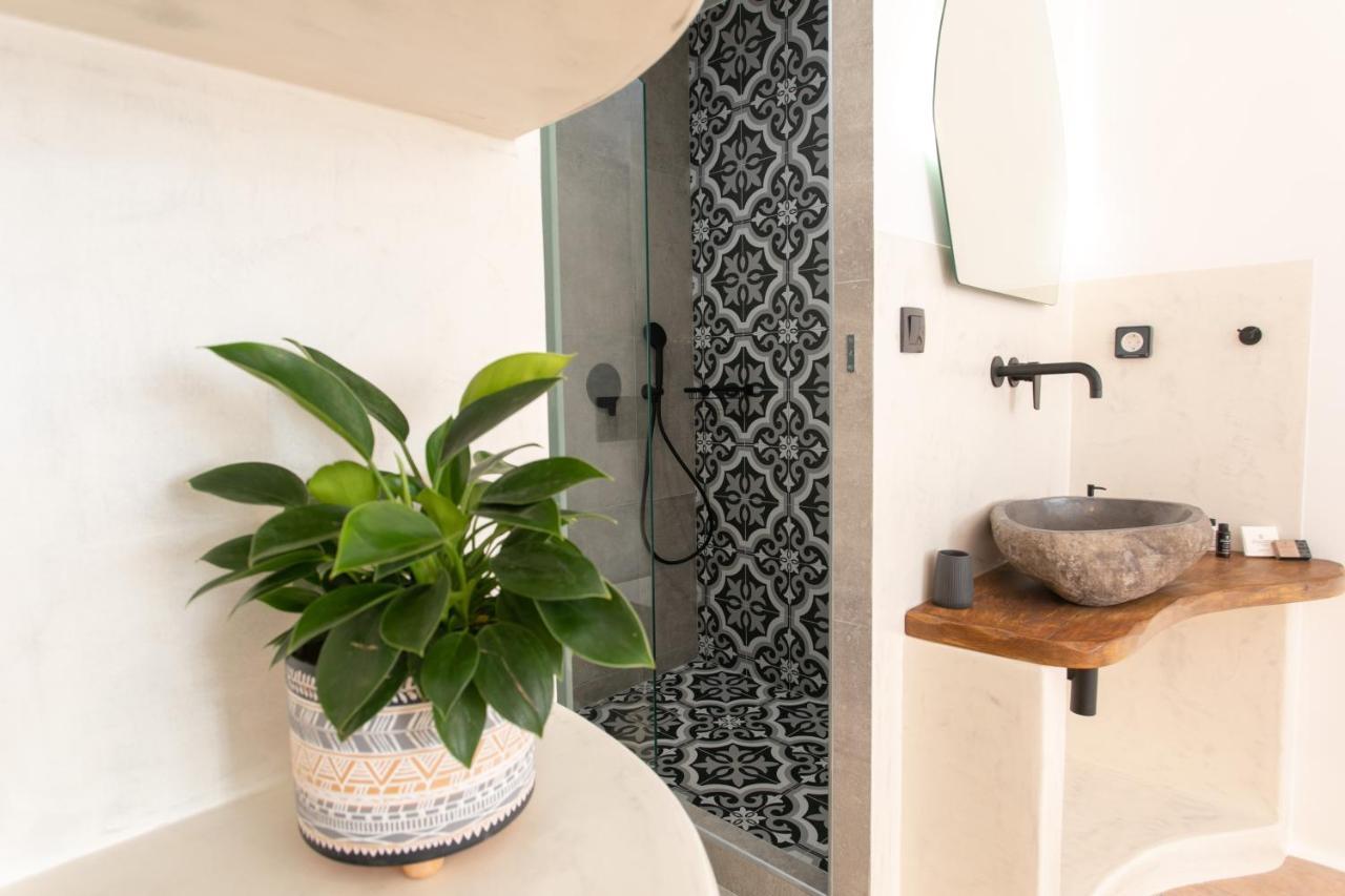 Adama'S Suites Naxos City エクステリア 写真