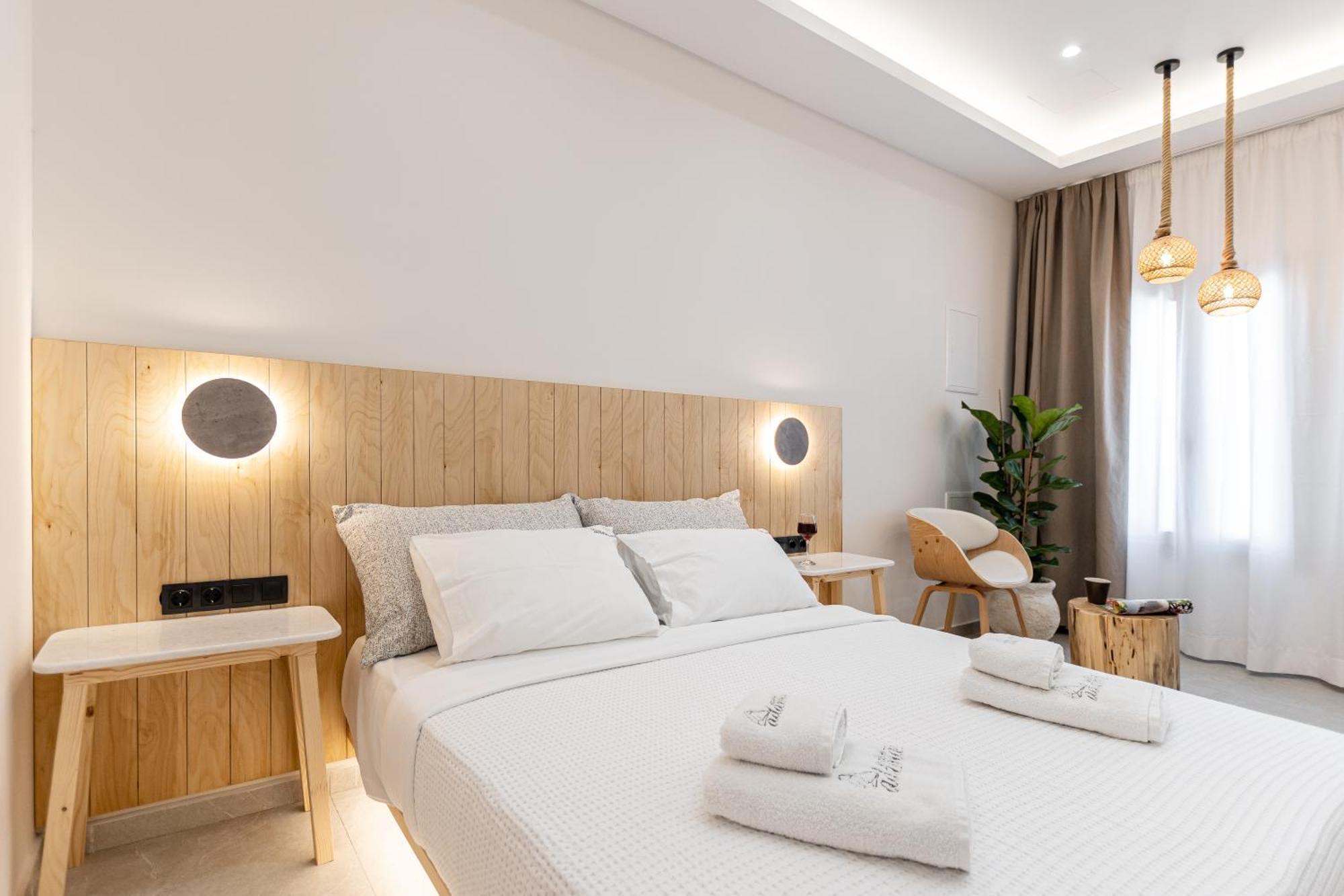 Adama'S Suites Naxos City エクステリア 写真